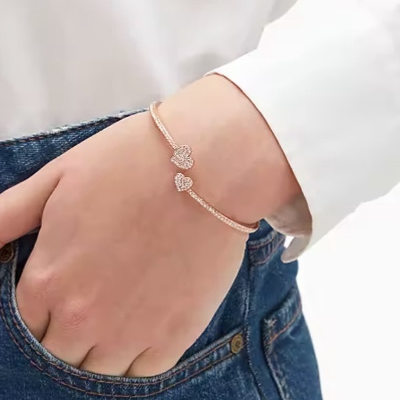 New with tag Kate Spade Matching heart earings and bracelet rose gold - Picture 3 of 7
